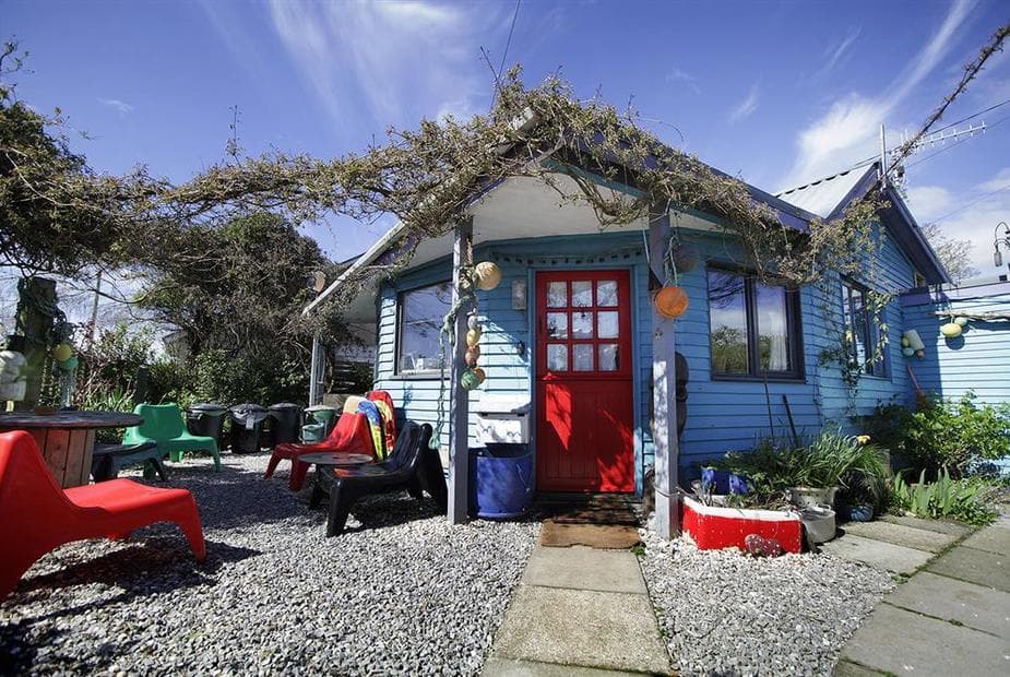 Windy Hill, chalet rental accommodation, Pennard, Gower, Swansea - Front of house